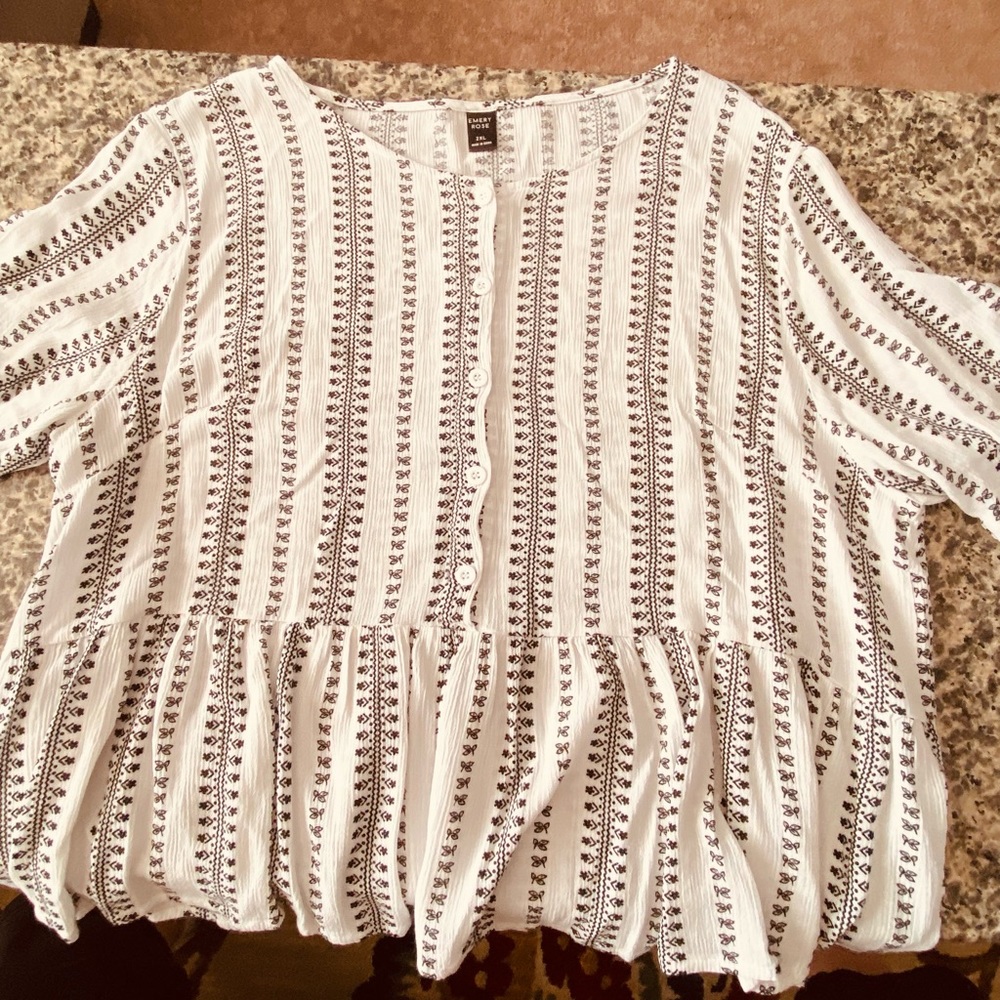 EUC - These two Women’s Shirts Size XXL. One in Black and one in White.